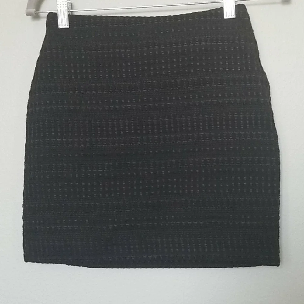 H&M Going Out Jacquard Black Mini Skirt NWT size 2